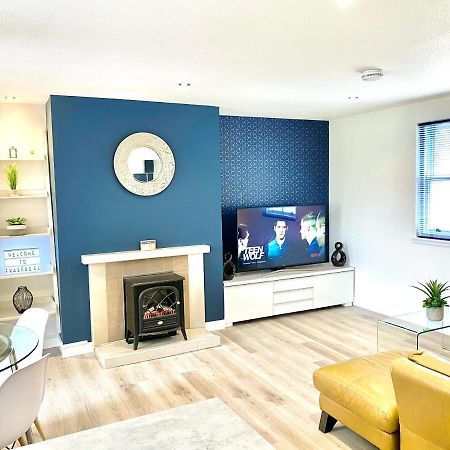 Stylish Central 2 Bedroom Apartment - Free Parking, Free Wifi オークニー諸島 エクステリア 写真