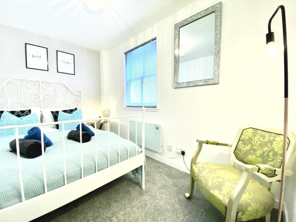 Stylish Central 2 Bedroom Apartment - Free Parking, Free Wifi オークニー諸島 エクステリア 写真