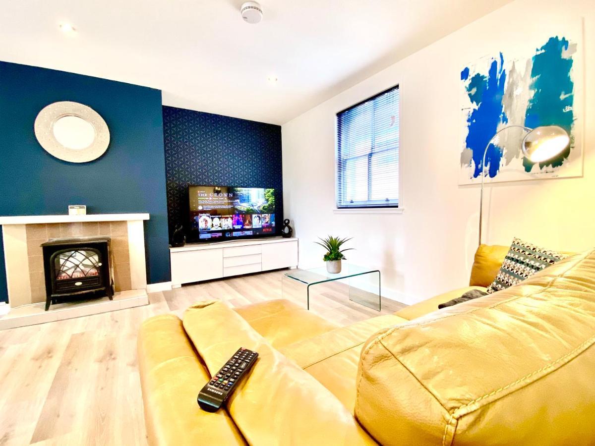 Stylish Central 2 Bedroom Apartment - Free Parking, Free Wifi オークニー諸島 エクステリア 写真