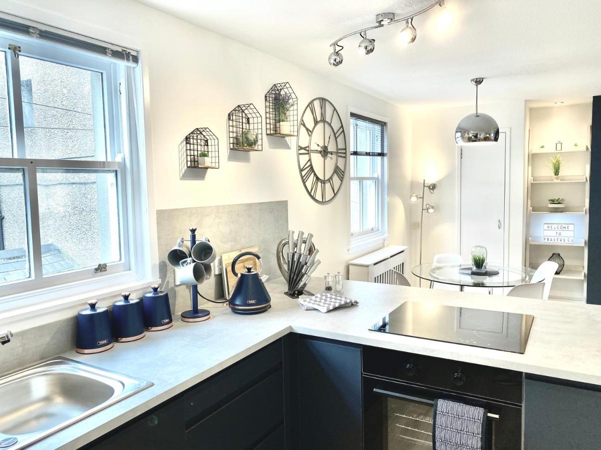 Stylish Central 2 Bedroom Apartment - Free Parking, Free Wifi オークニー諸島 エクステリア 写真